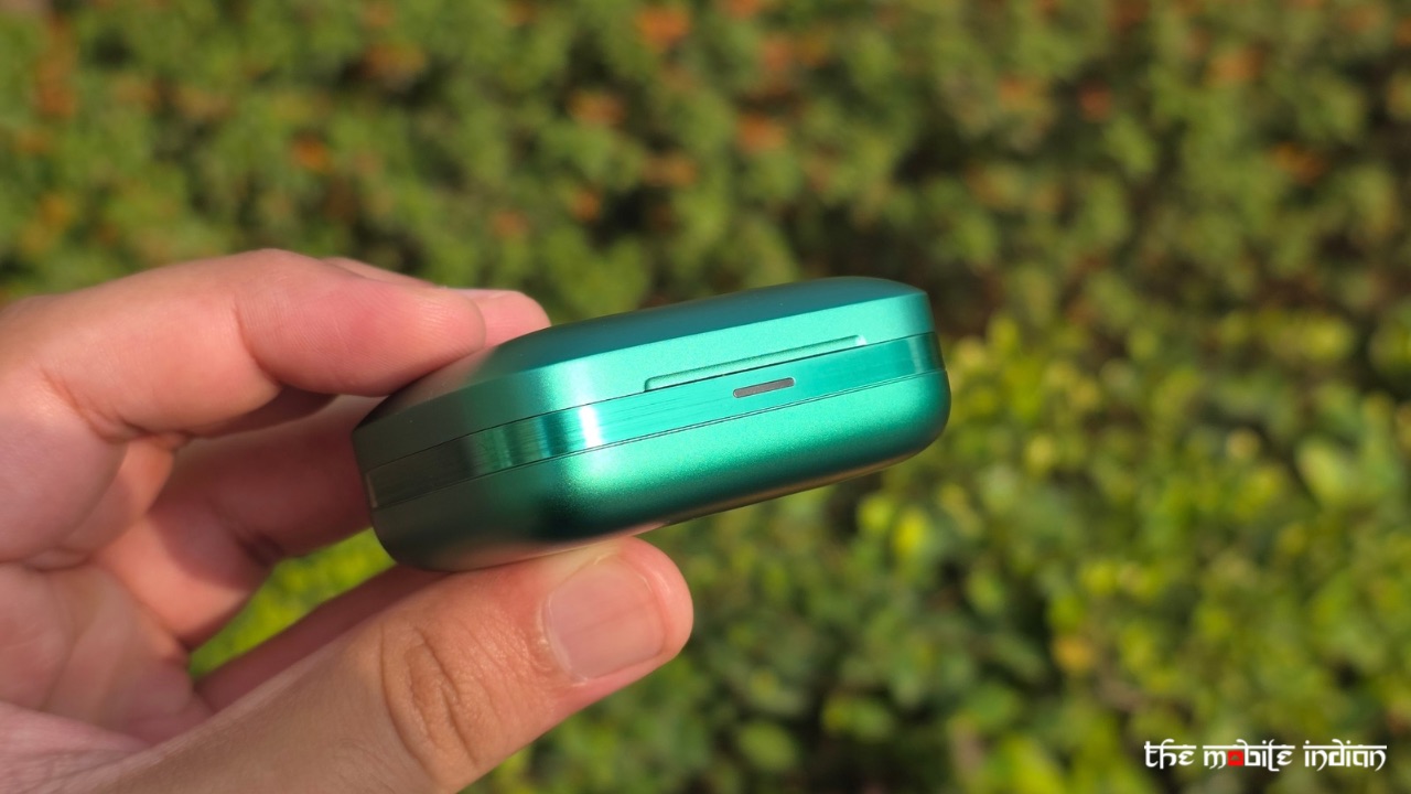 Realme Buds Air 7 Pro case front
