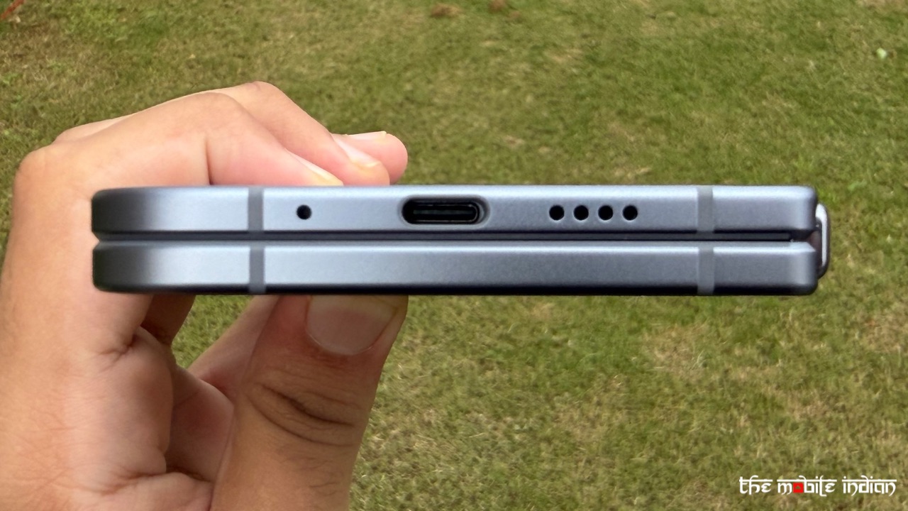 Pixel 10 Pro Fold bottom