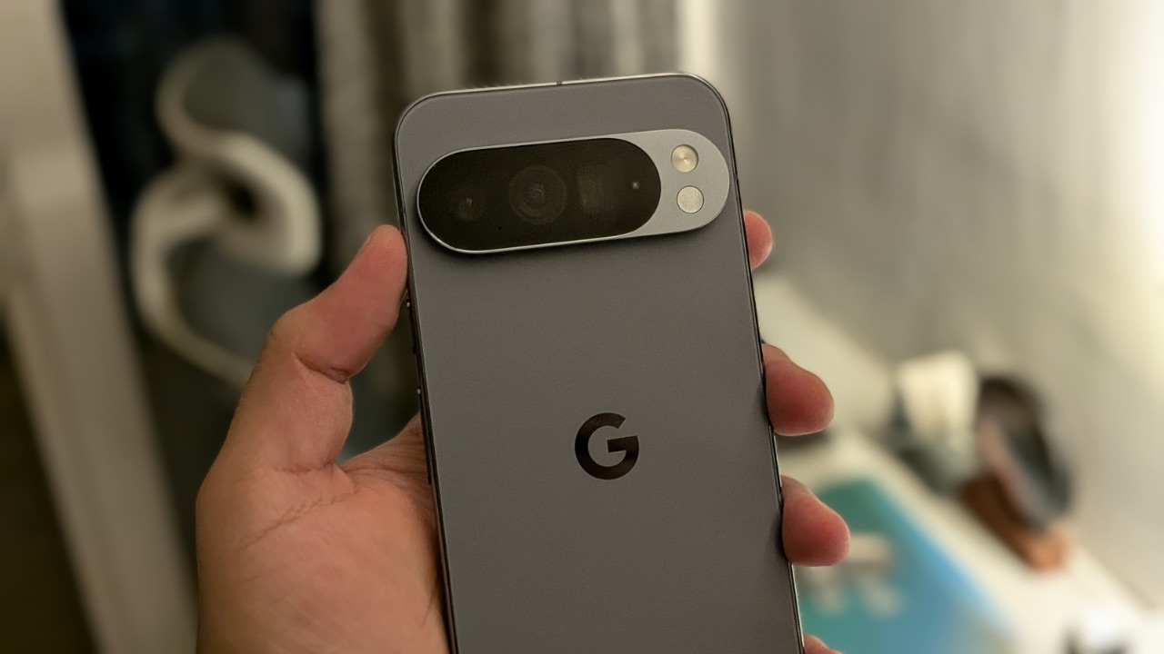 Pixel 10 Pro Fold low light