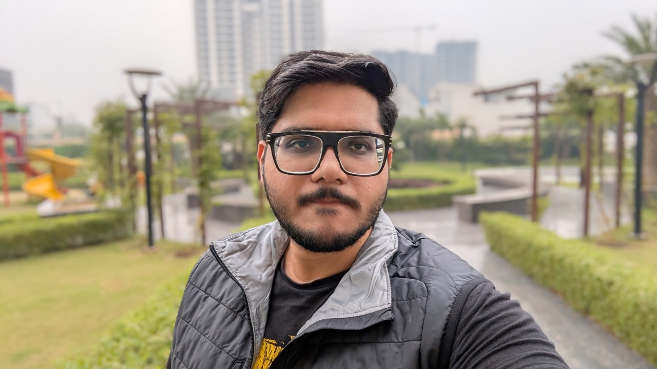 Pixel 10 Pro Fold selfie